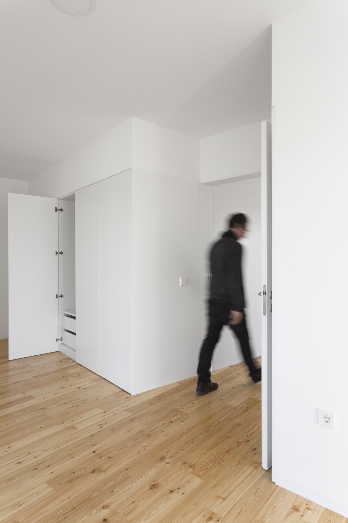 融入地形的葡萄牙私人住宅-39