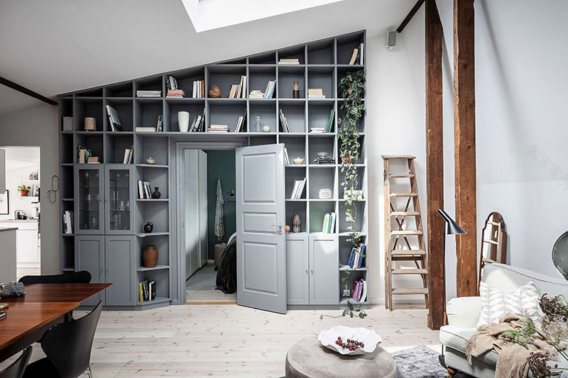 哥德堡特色阁楼公寓 | 倾斜天花板、巨型书架、温馨阳台-23