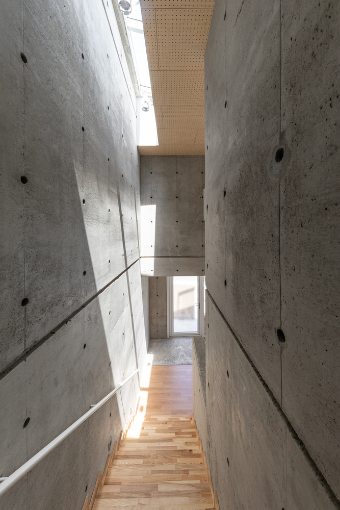 存在；是；处于-31