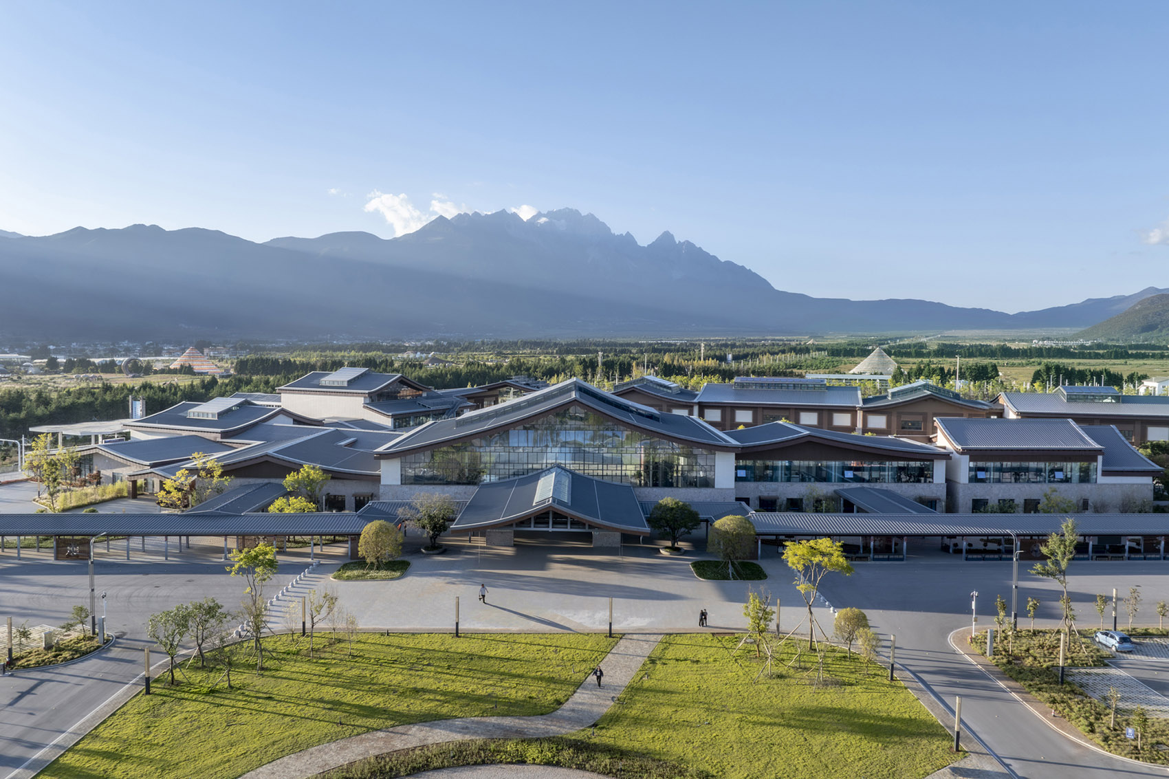 丽江市旅游集散中心（玉龙雪山新游客服务中心）丨中国丽江丨清华大学建筑设计研究院有限公司-3
