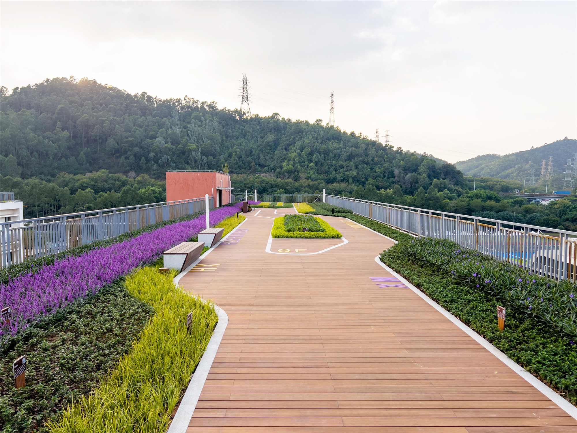 深圳华中师范大学龙岗附属中学屋顶花园丨中国深圳丨文科园林-14