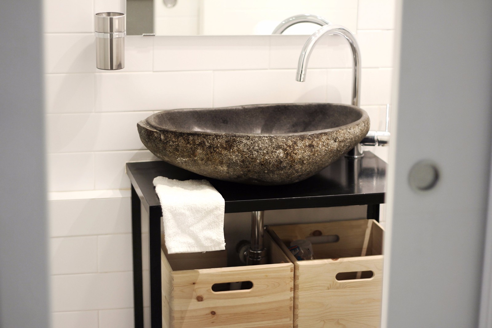 “ 智能家具 ”25平米储藏室改造为舒适公寓-13