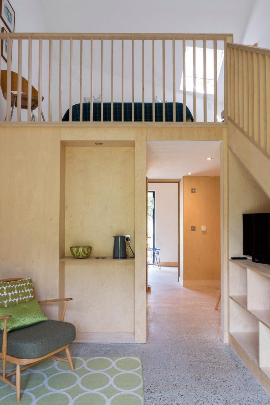 Blee Halligan Architects Transforms a Tired Brick Barn into Modern Accommodation-17