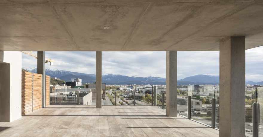 绿云之上的创新垂直公平住宅-36