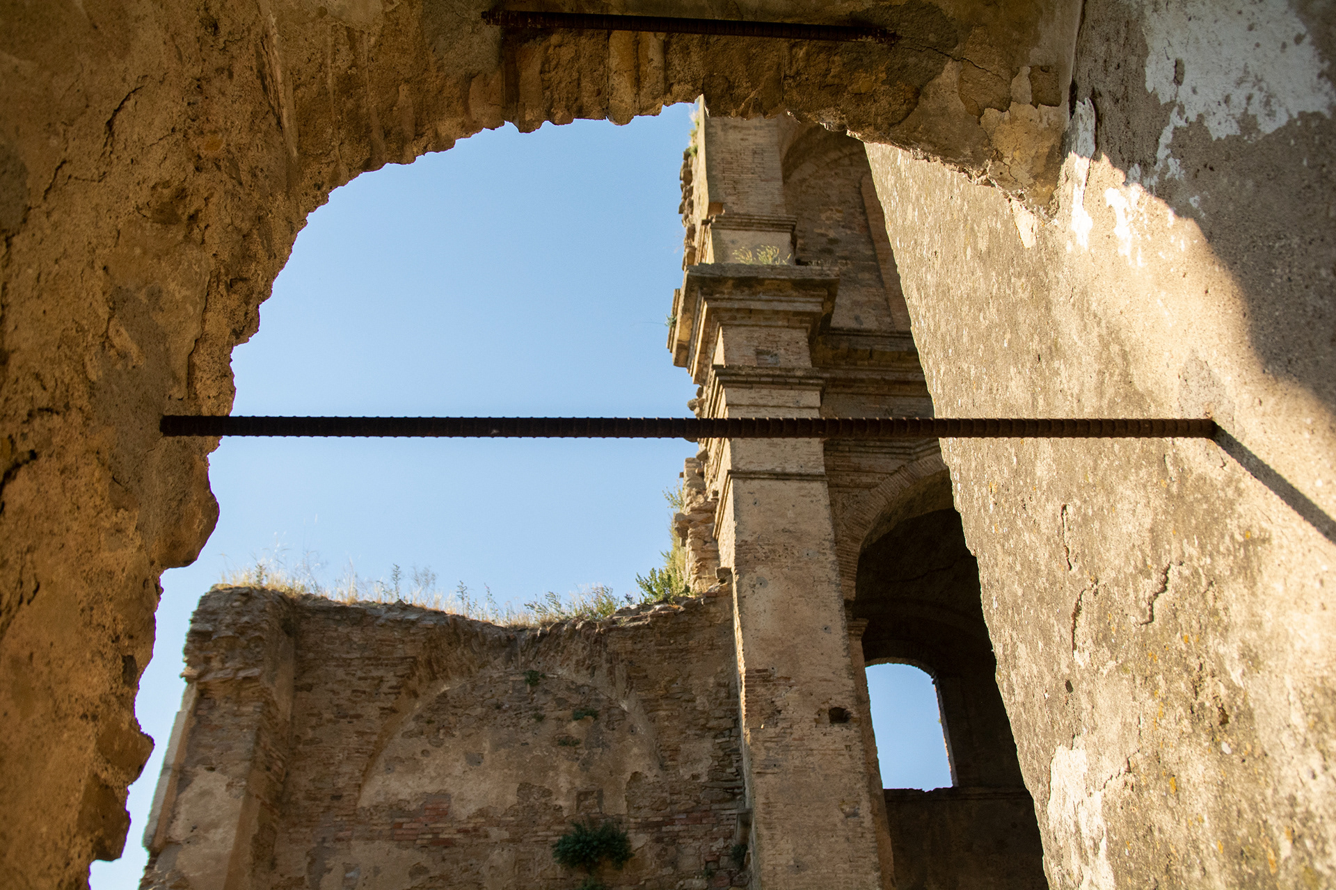 REUSE THE FALLEN CHURCH CHIESA DIRUTA-17