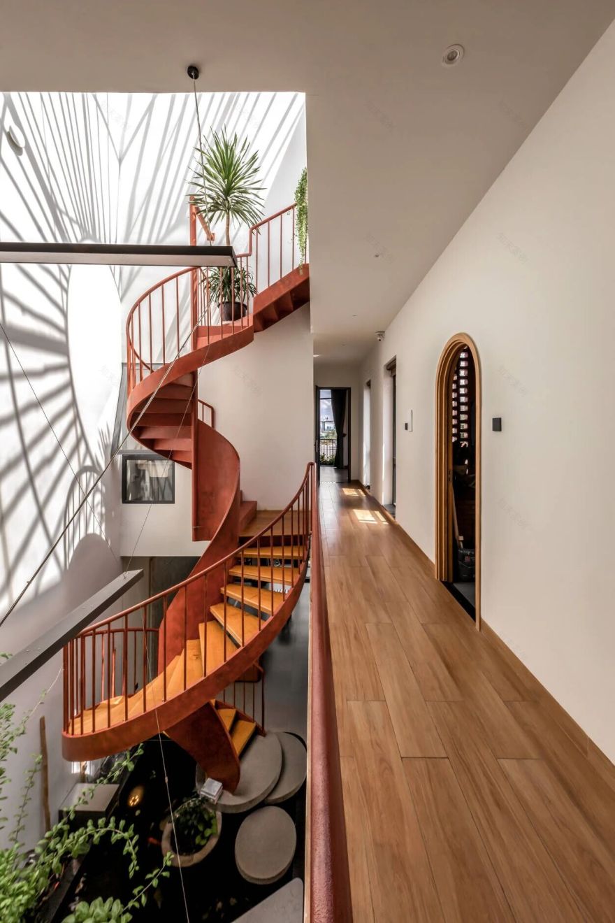 把房子扭成“Z”字,在闹市中心安了个会呼吸的家-6