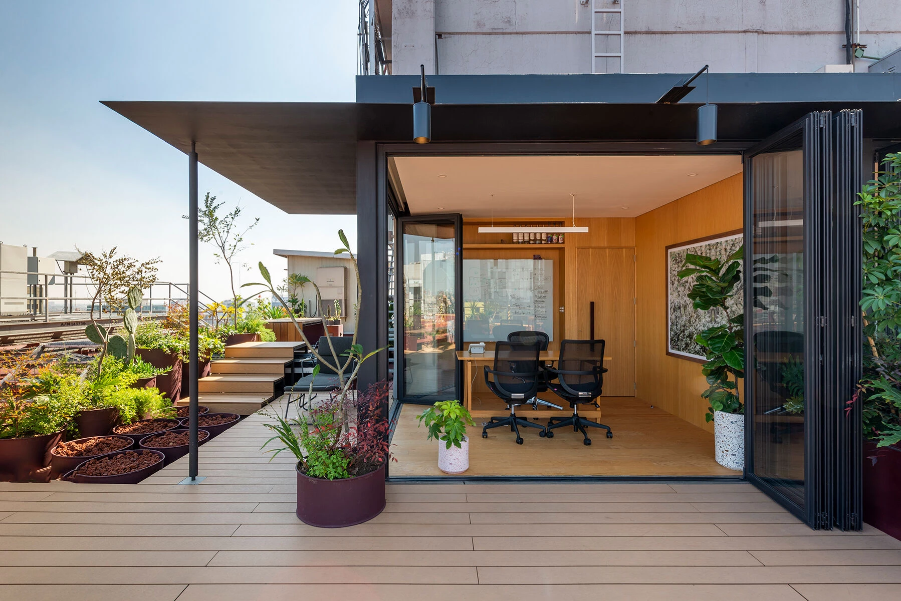 墨西哥城繁忙大道上的空中办公室改造-36