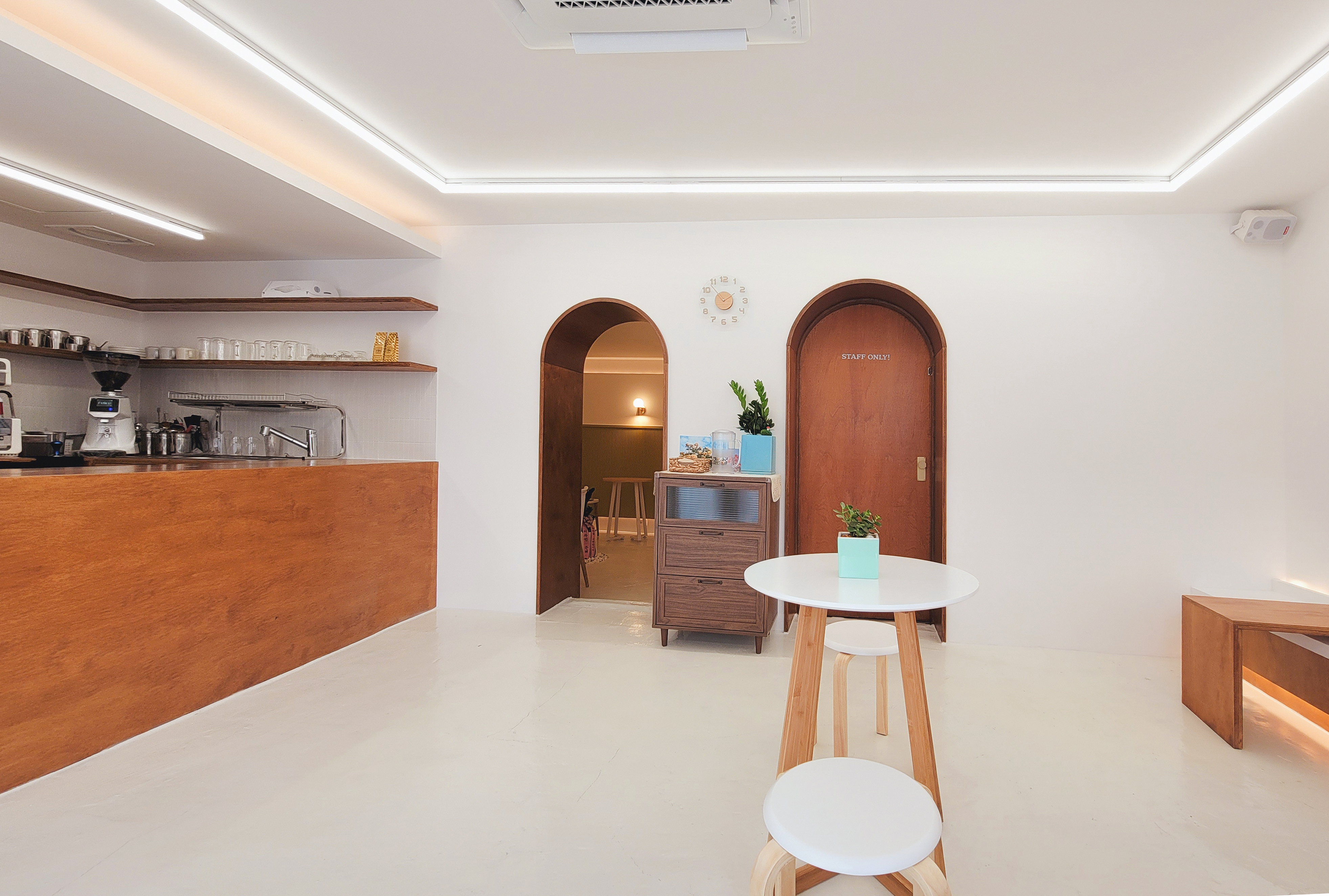 简约清新 20 平咖啡馆设计-4