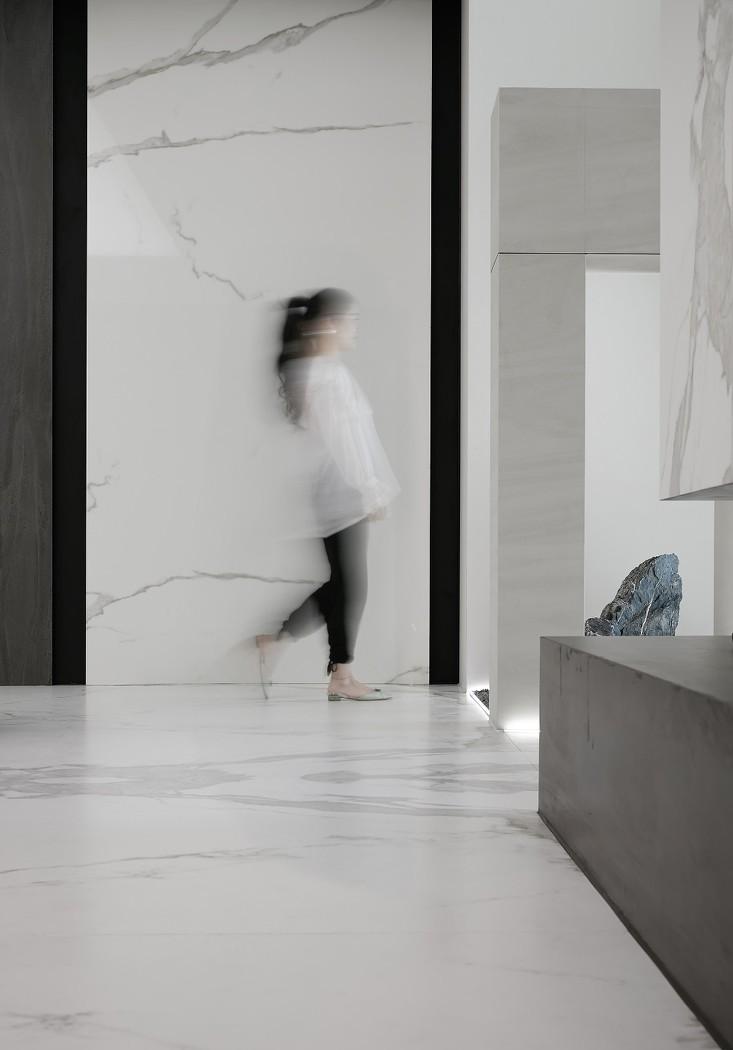 遇岩 | 德赛斯岩板展厅的沉浸式山林之旅-12