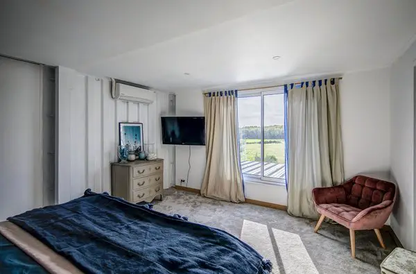 法国自学成才的建筑师用集装箱打造现代美居-10