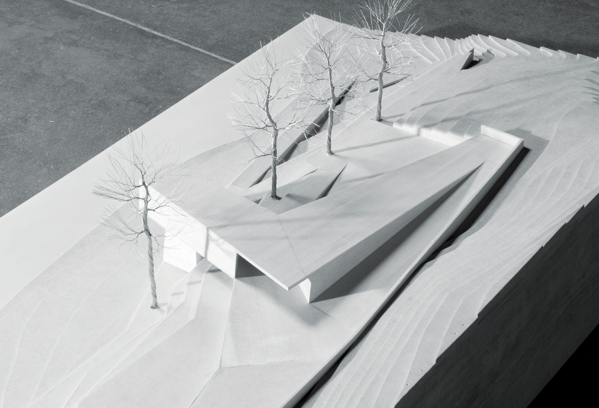 西藏雅鲁藏布江畔的船运终点站-24