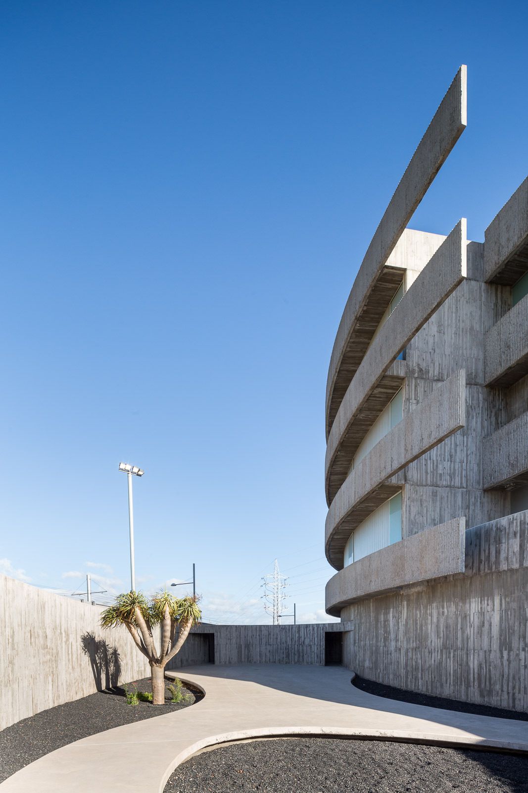 流线型艺术校园——西班牙 University of La Laguna 艺术学院-33