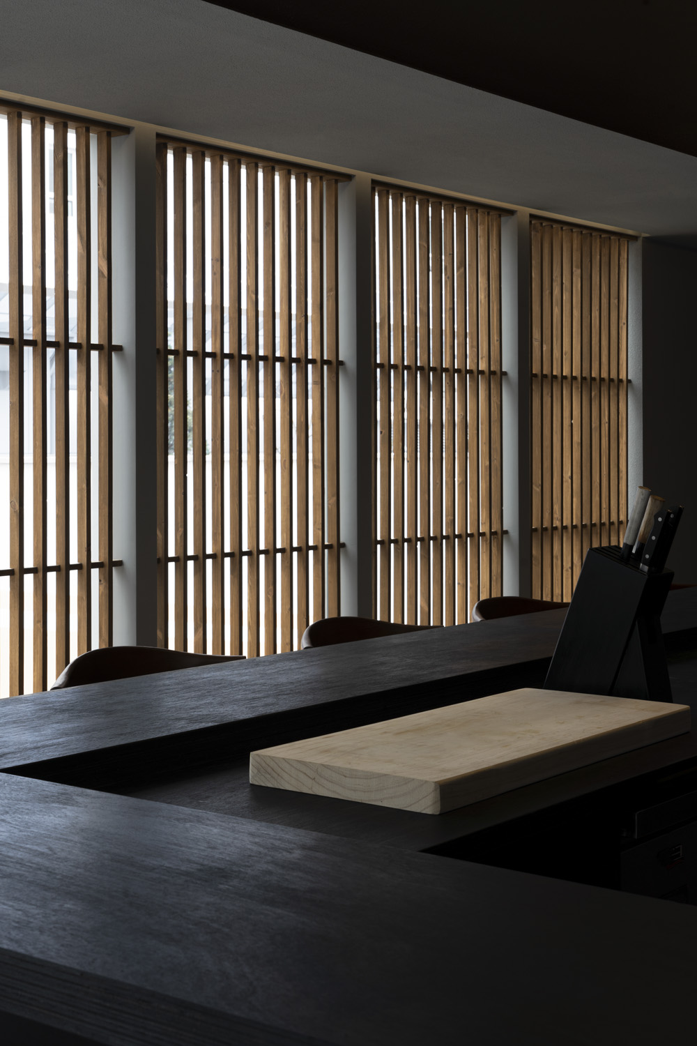 时尚高级的 11 坪料理店室内设计案例-10