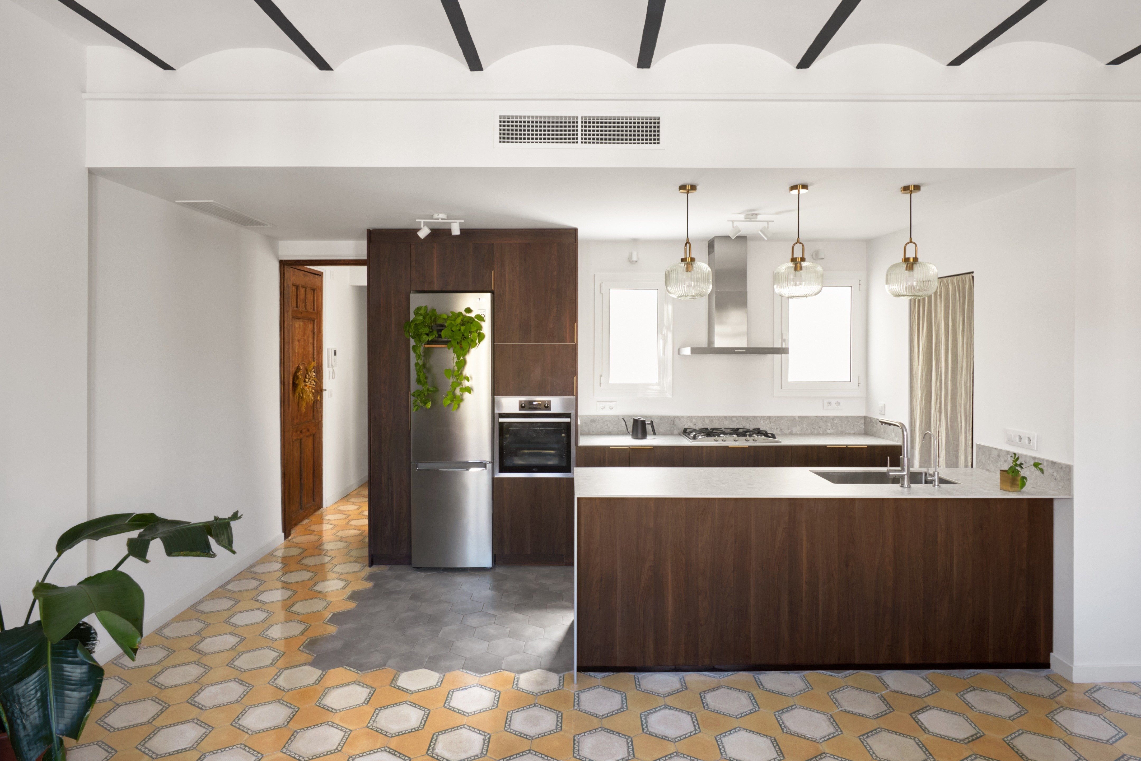 色彩鲜明的现代改造 · 巴西黄房子-5