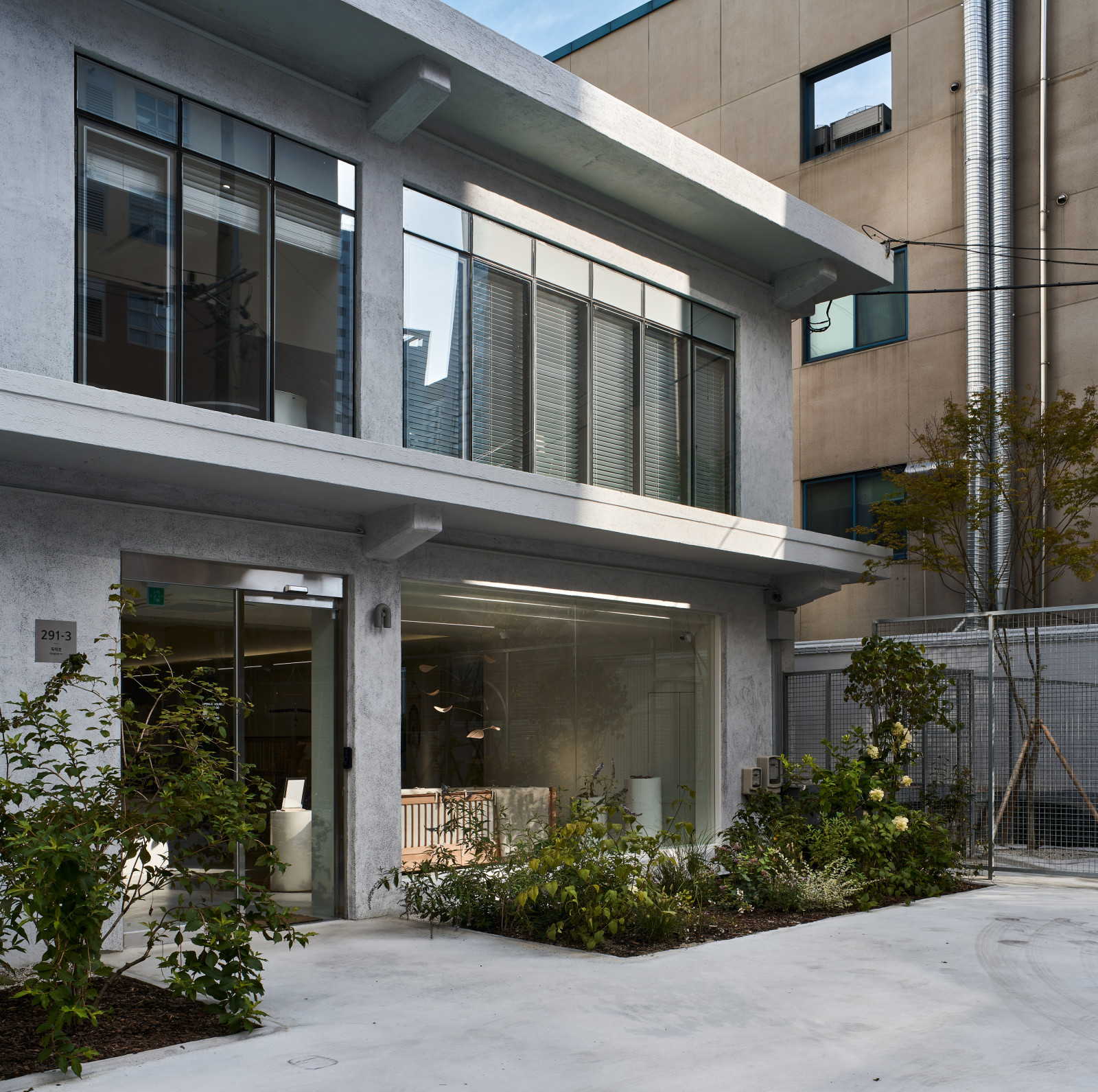 白色与木纹，高品质儿童家具设计-23