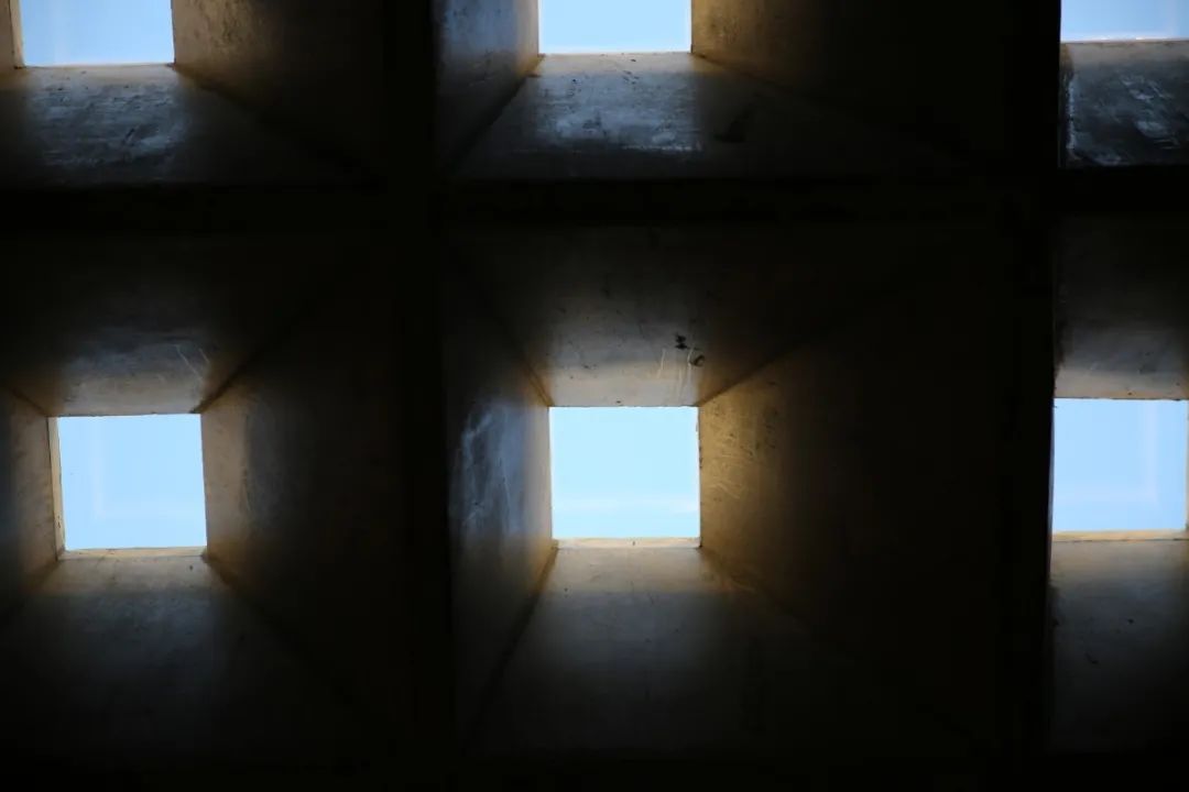 阿那亚的海、建筑与艺术 | 探索海边孤独的图书馆与礼堂-100