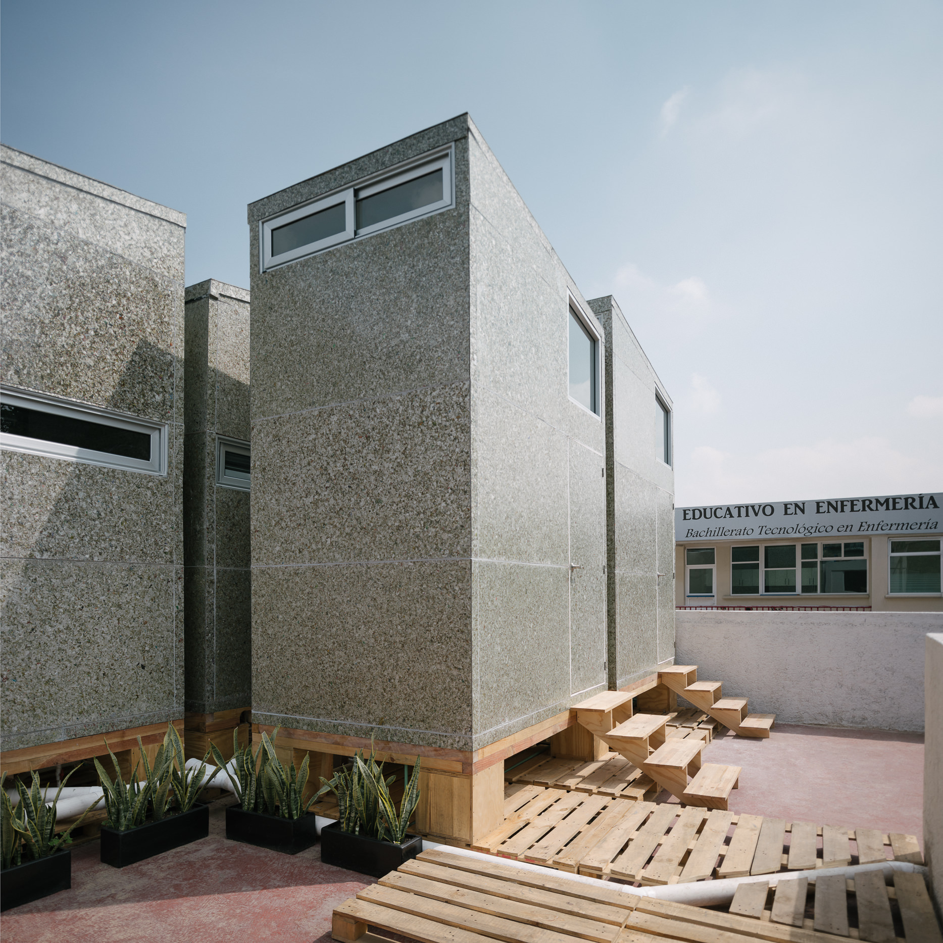 Temporary Pavilion for Healthcare Workers / Revolution-15