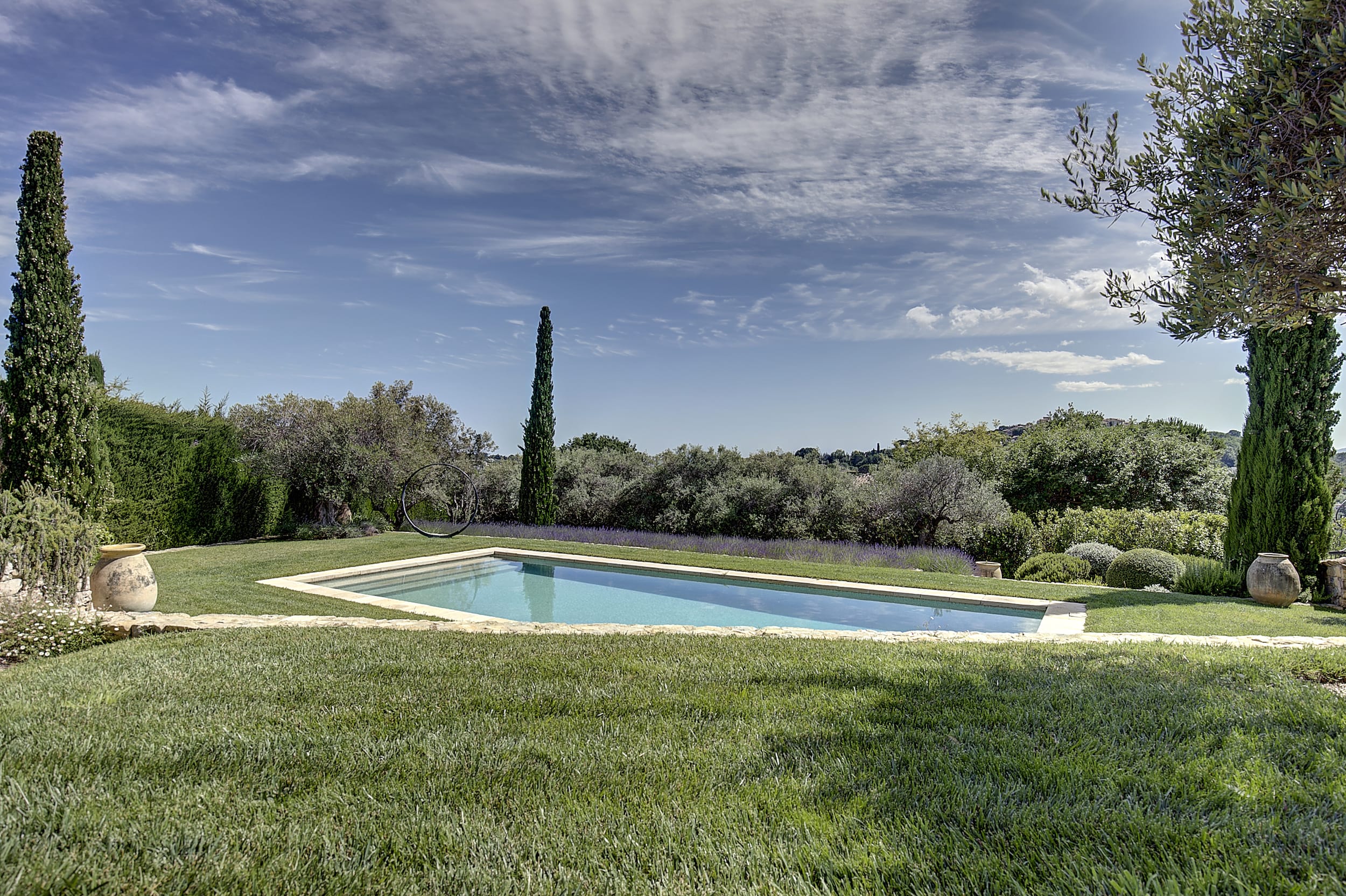 法国瓦尔邦 Bastide La Sousta 别墅翻新-5