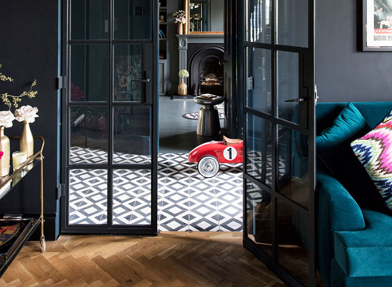 伦敦工业风维多利亚式联排别墅 | 黑色墙壁的现代演绎-1