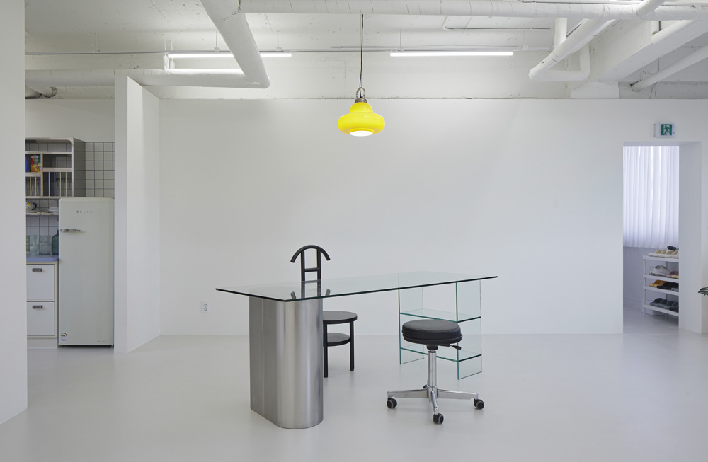 首尔 30 坪租赁公寓，极简白色调设计感空间-5