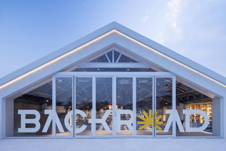 杭州观堂设计 | BACKROAD 户外集合店，老厂房的新生与多元空间-11