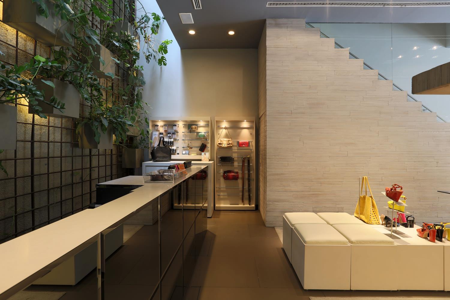 巴西圣保罗 My Shoes 商店,垂直花园与经济可持续设计-6