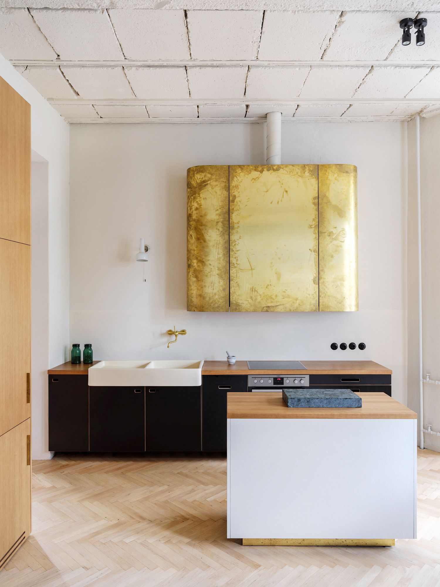 64 款创意厨房橱柜设计,让你告别平淡无奇的厨房-38