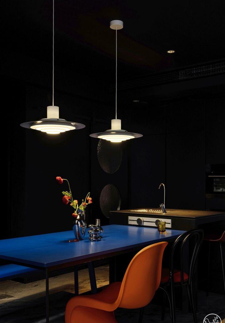 清羽设计丨平层丨粉色楼梯紫色墙壁酷炫星球-21