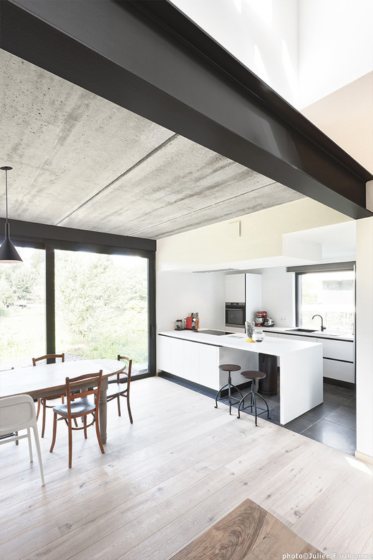 简约之中见复杂,比利时 Assesse 小镇的家园-18