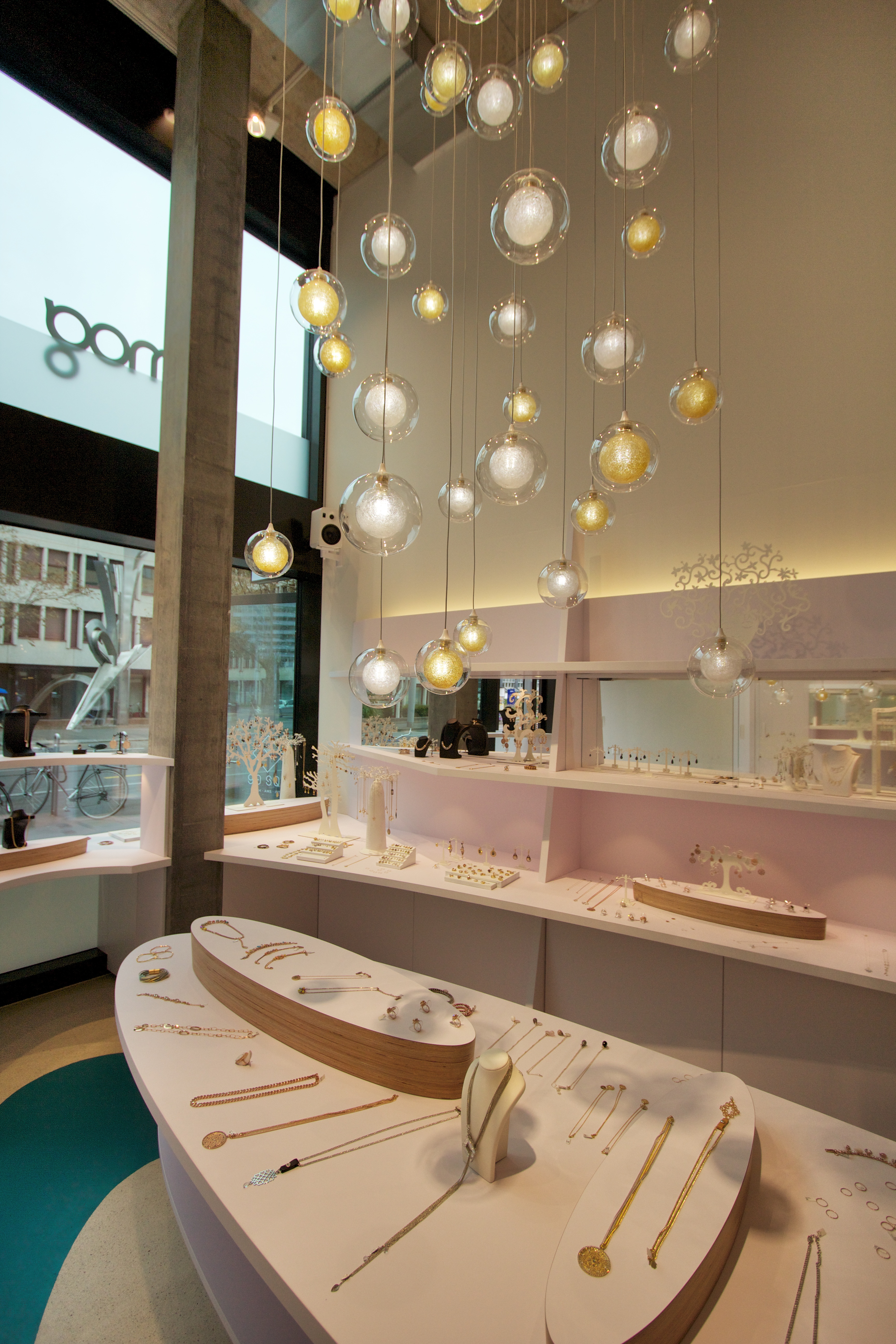瑞士阿尔莫格珠宝店 | 沉船寻宝的室内设计-31