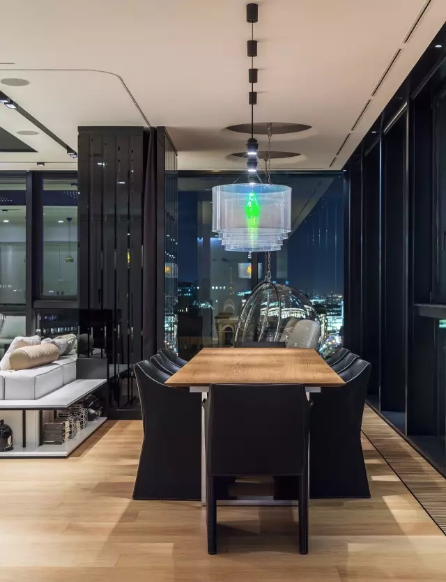 俄罗斯 380㎡简约精致豪宅 | 功能布局与艺术品相得益彰-11