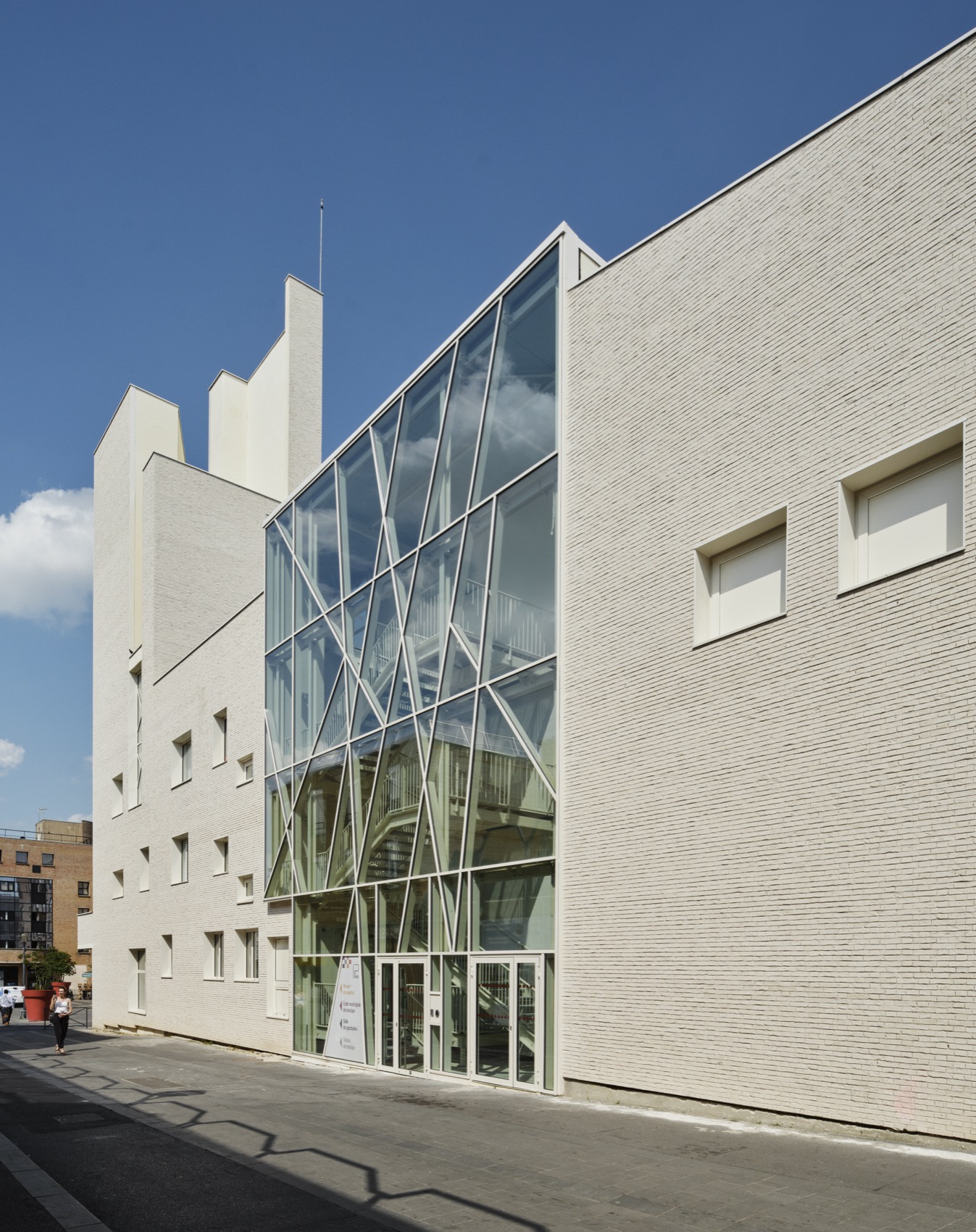 赛尔吉蓬图瓦兹市文化中心，法国 / Jean-Pierre Lott-4