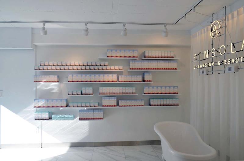 简约白诠释美妆品牌展示空间-16