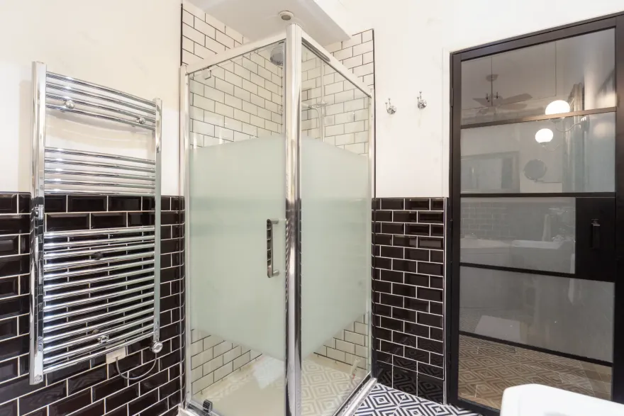 巴黎香榭丽舍迷你复式公寓的现代魅力-10