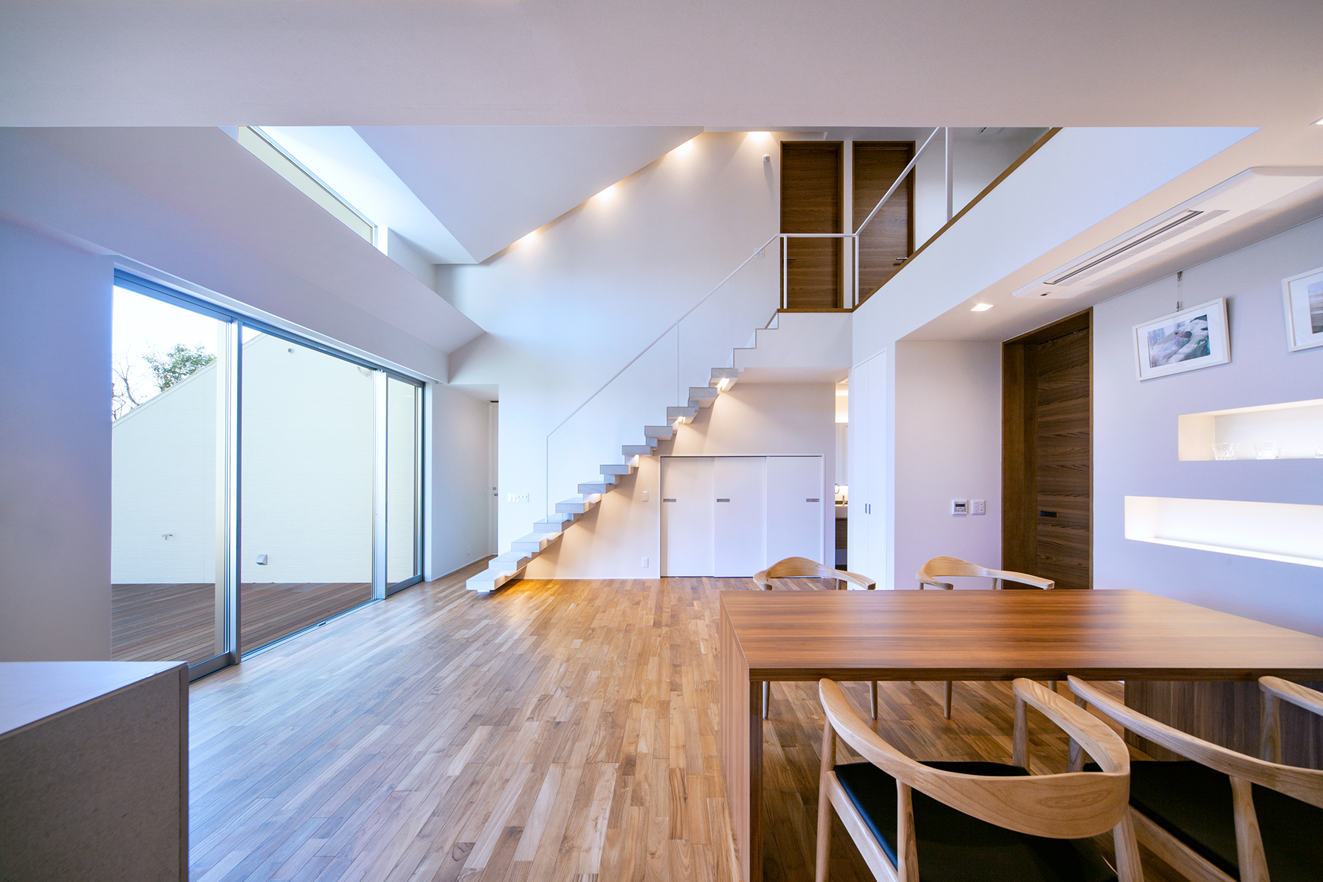 i3-House“山顶造型”－悬崖与风的自然共生-20