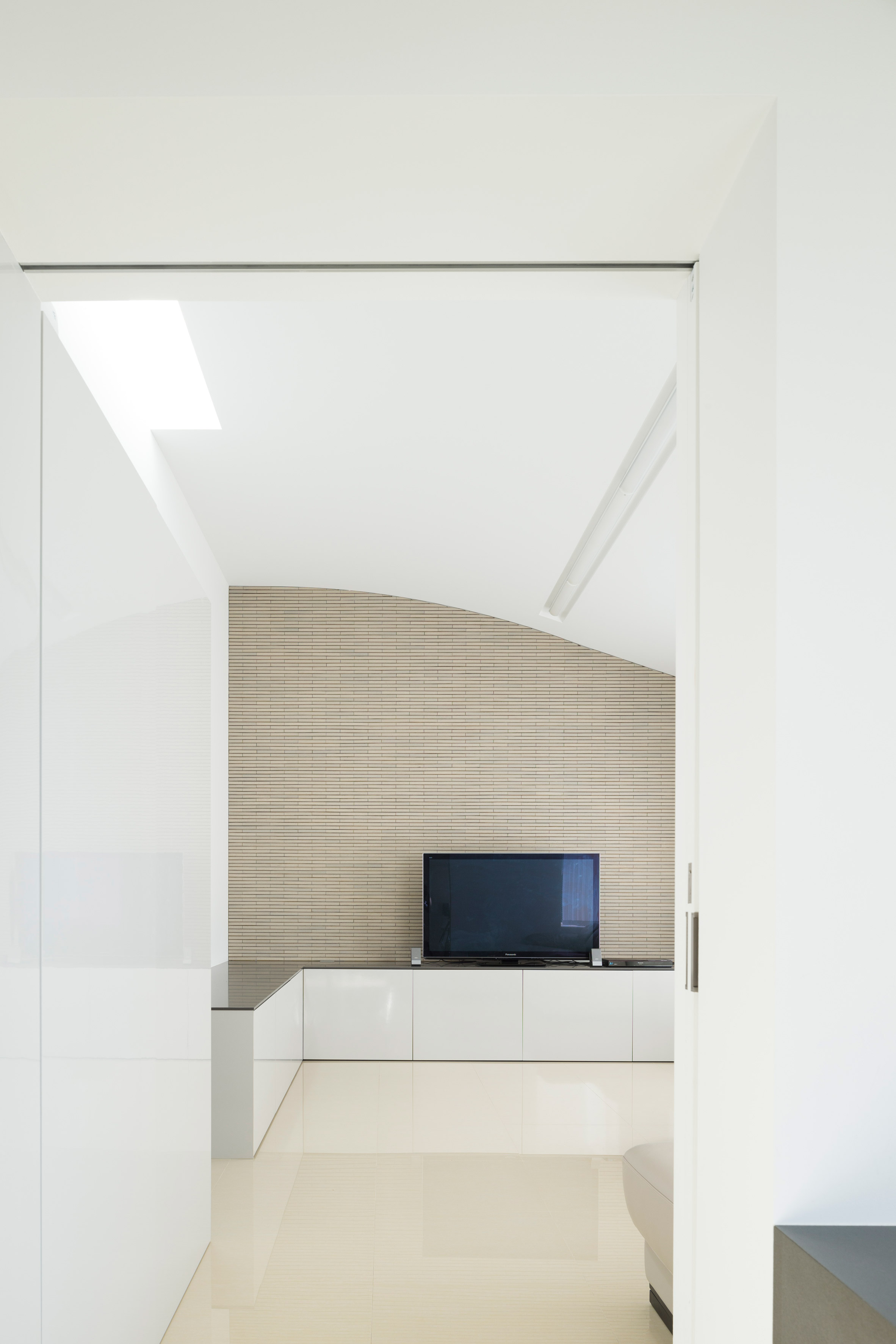 Apollo Architects renovates Tokyo house for modern family life-13