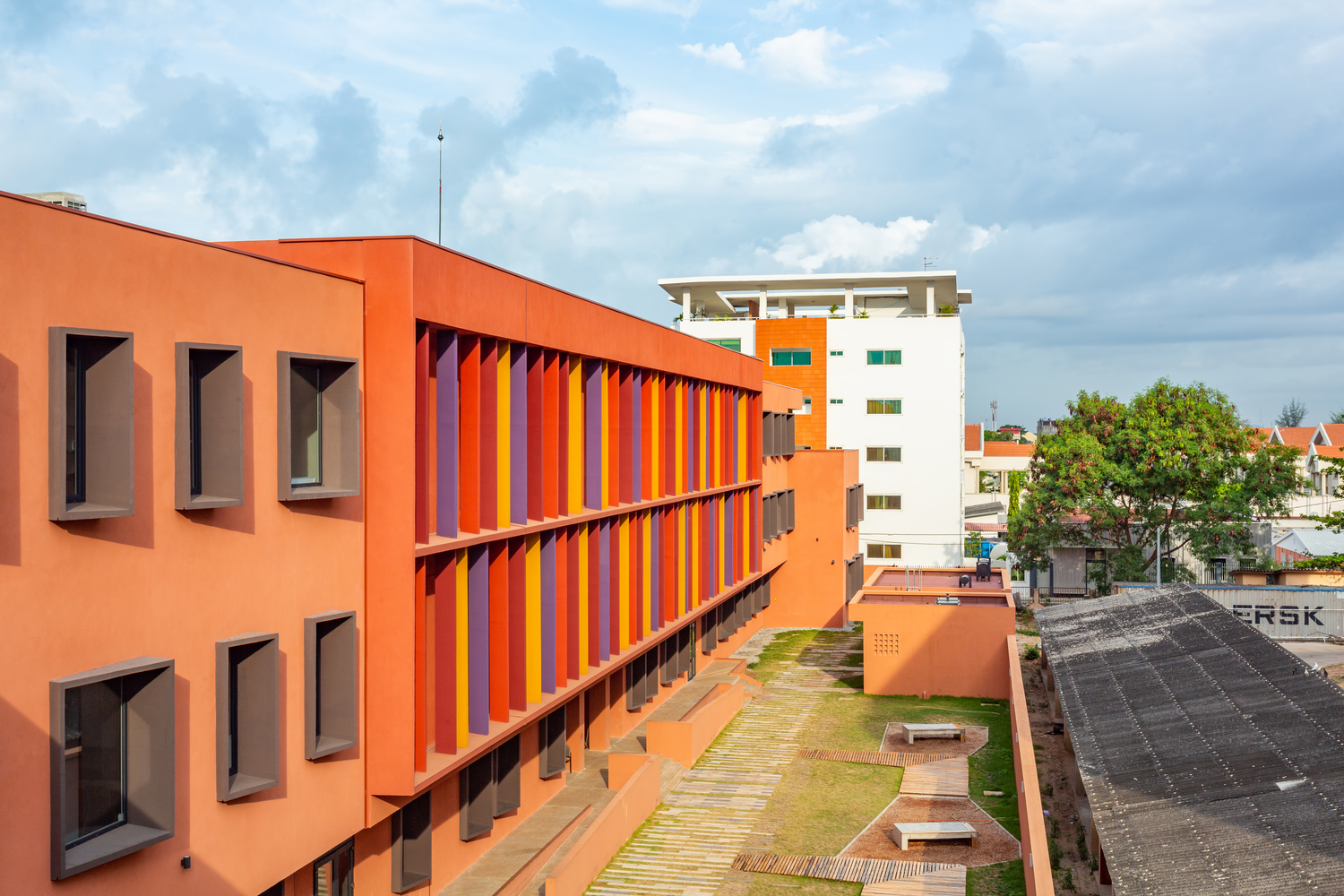 贝宁 SÈMÈONE 中心丨COBLOC Architecture-9