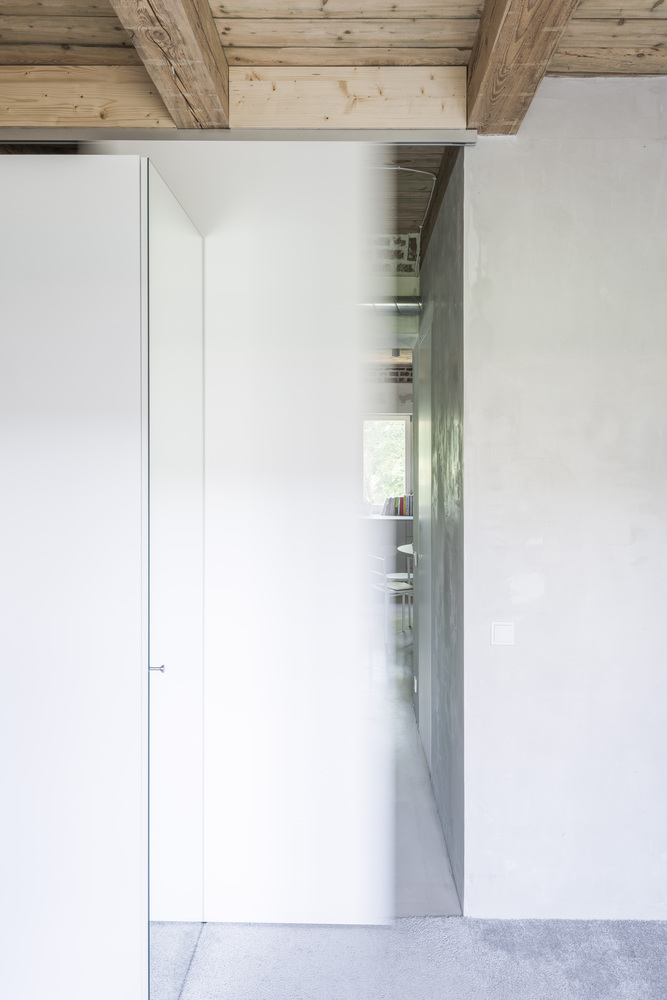 重塑空间 | 斯洛伐克 Bratislava 公寓的现代改造-39