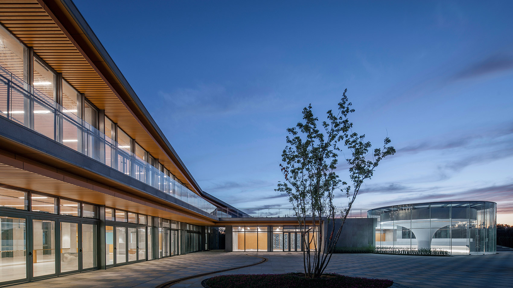 青岛七色山矿坑花园游客中心
-24