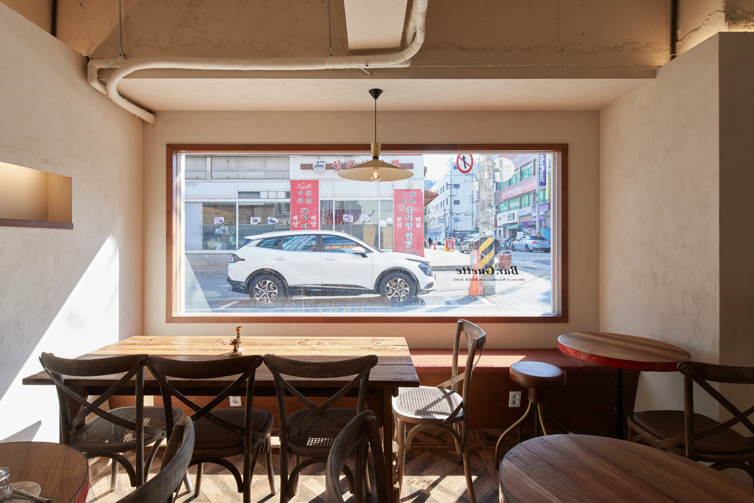 13 坪欧式风咖啡厅，白色&木质调氛围营造-10