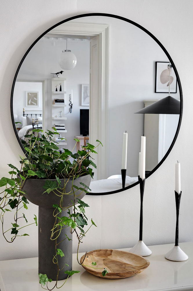 斯堪的纳维亚风格公寓的亮丽条纹沙发-18