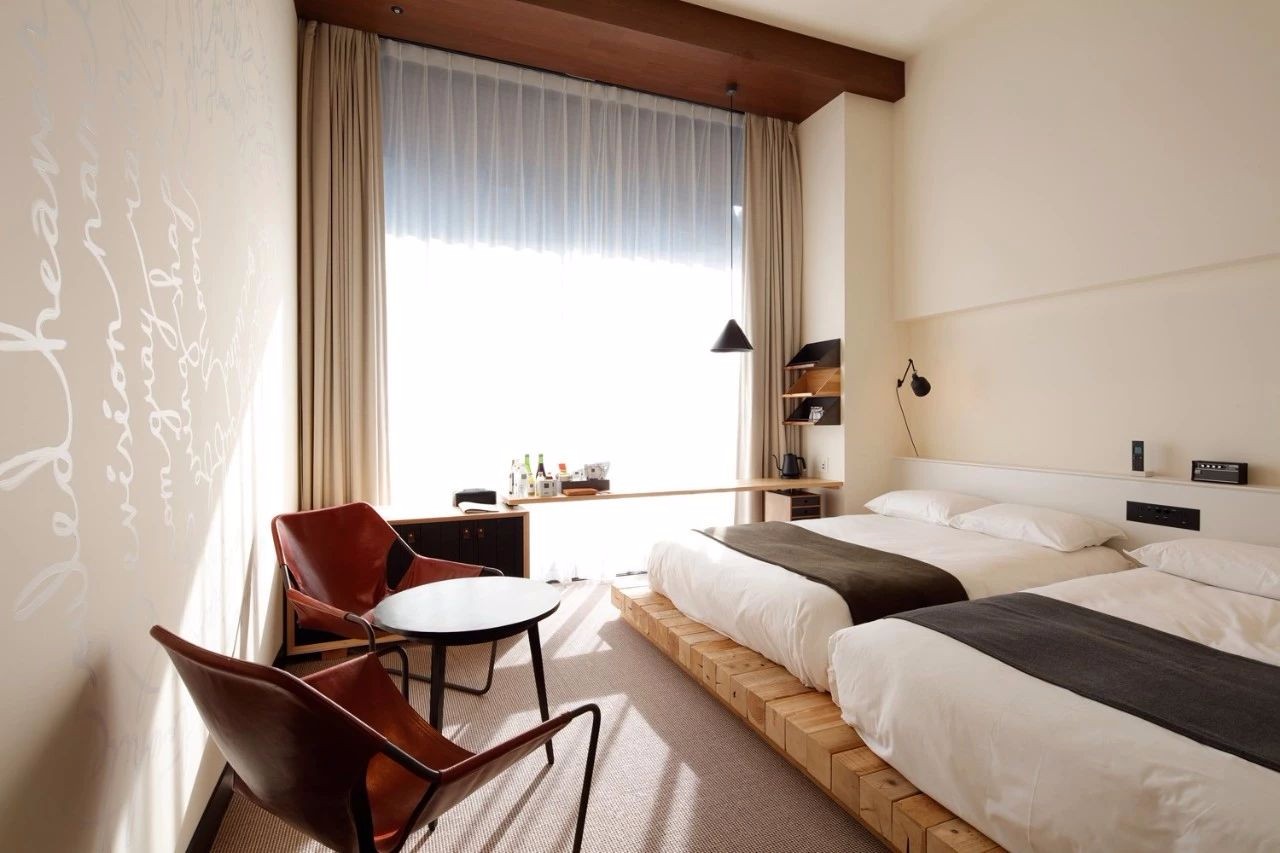 这个LOFT酒店装潢简单 / 住一晚却要6000块-86