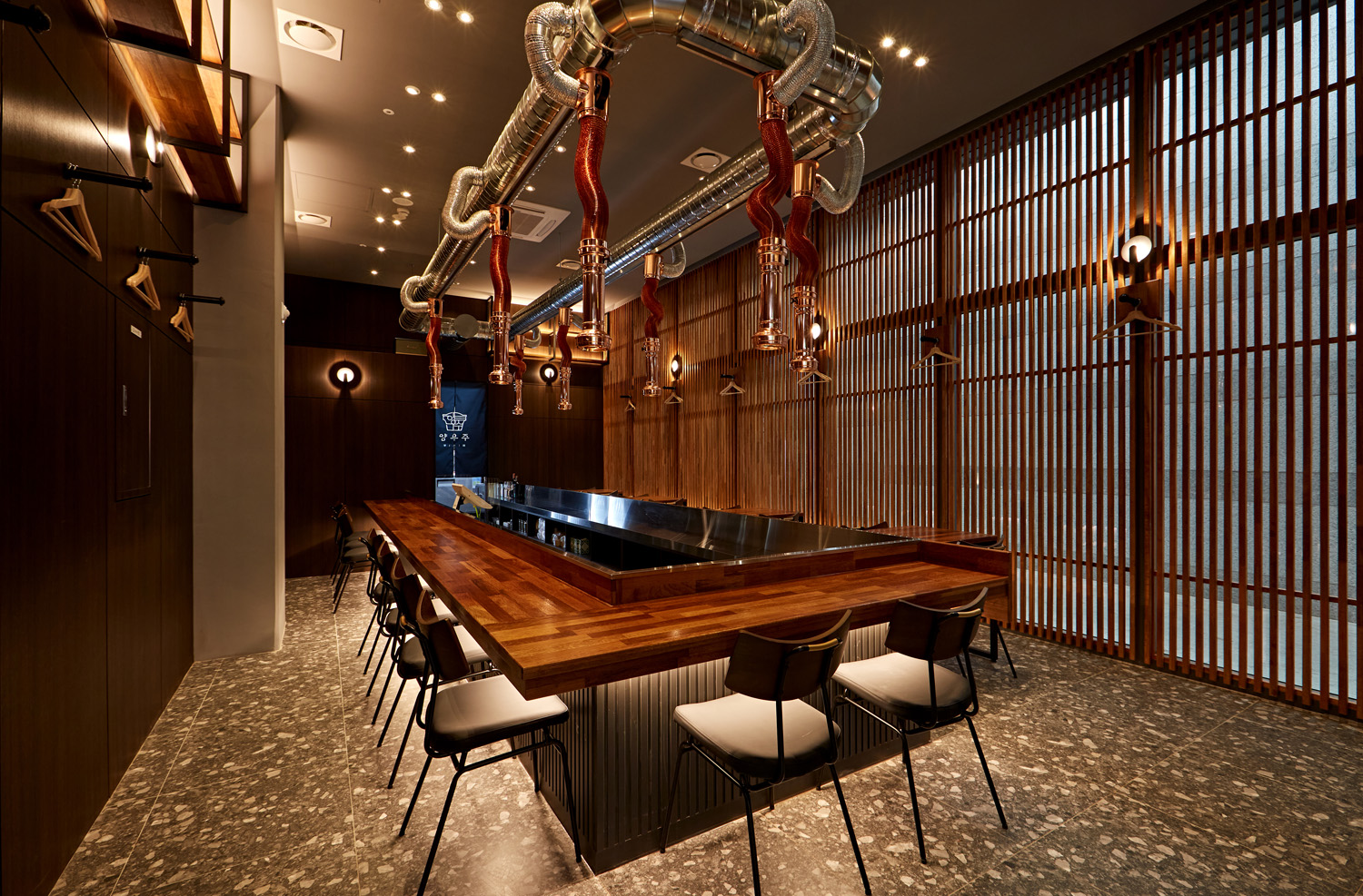 现代简约别墅设计，木材与石材的完美融合-3