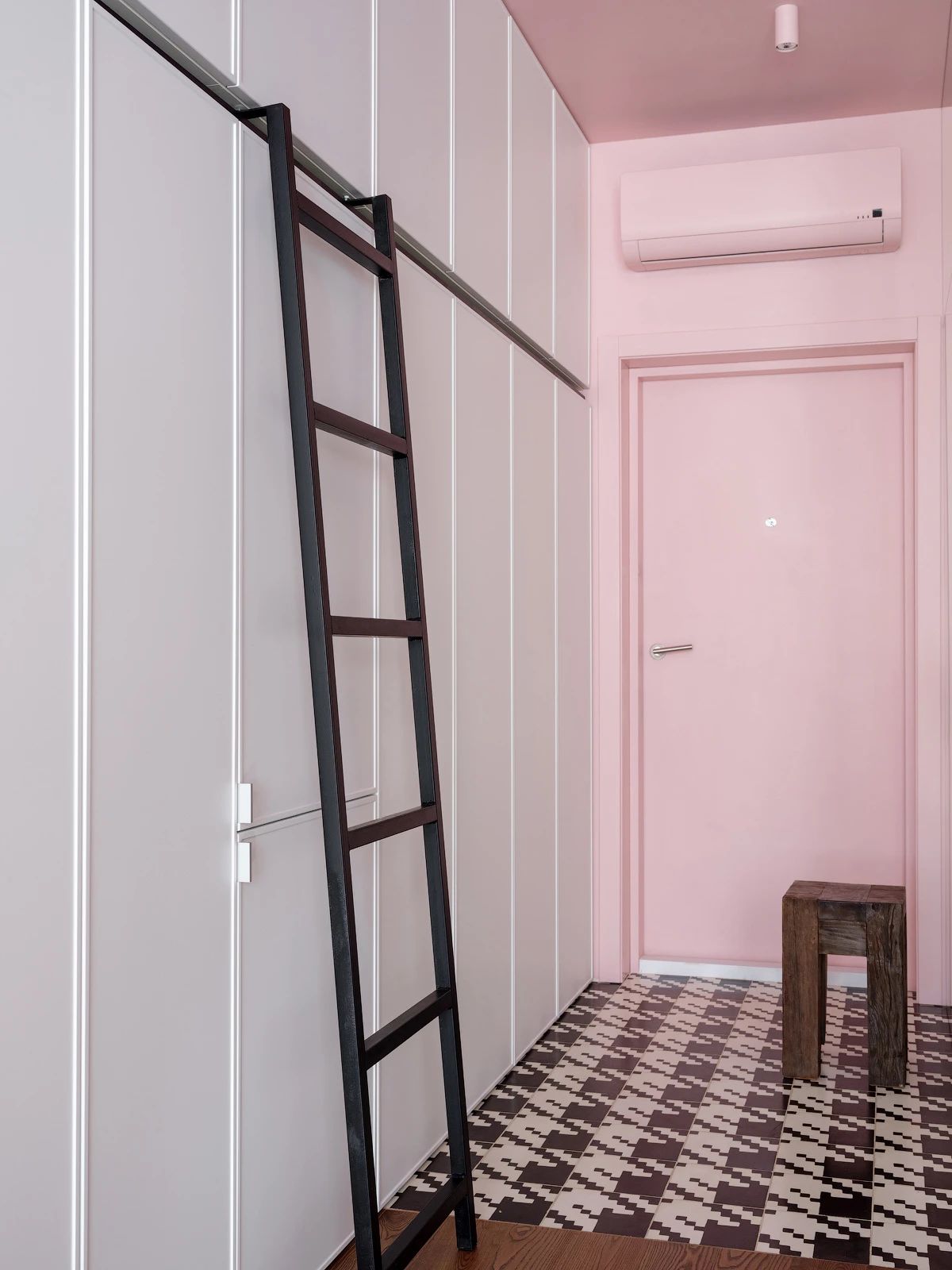 28㎡迷你空间创意设计丨Yana Volkova-10