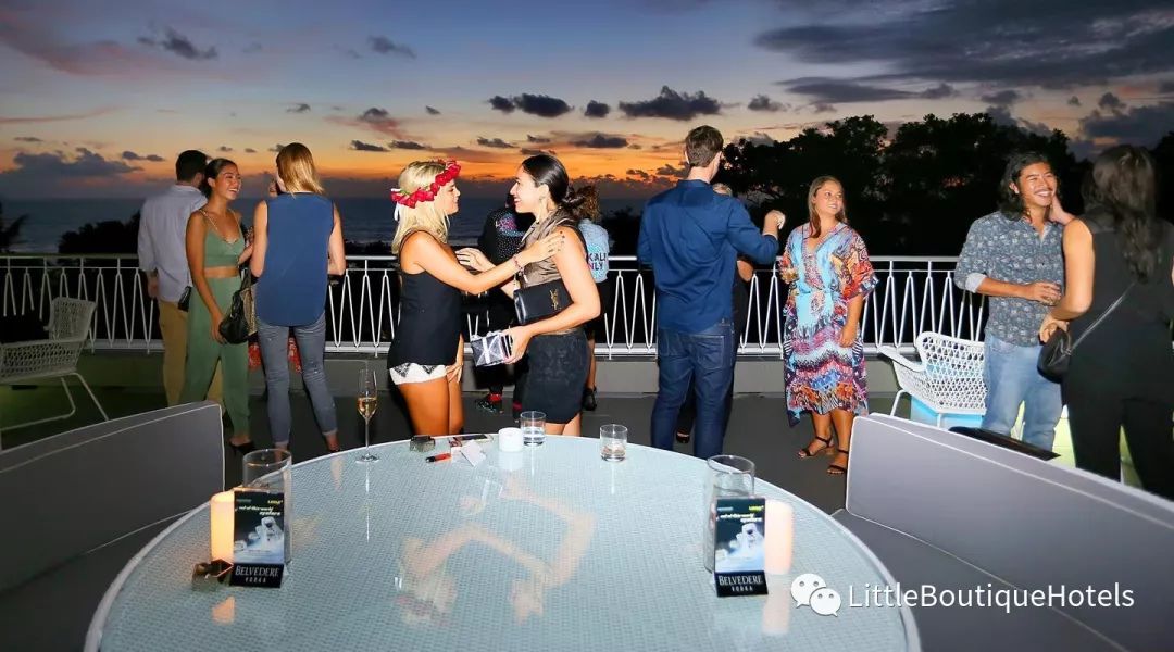 巴厘岛"Luna2"酒店 | 复古未来主义的室内设计盛宴-19