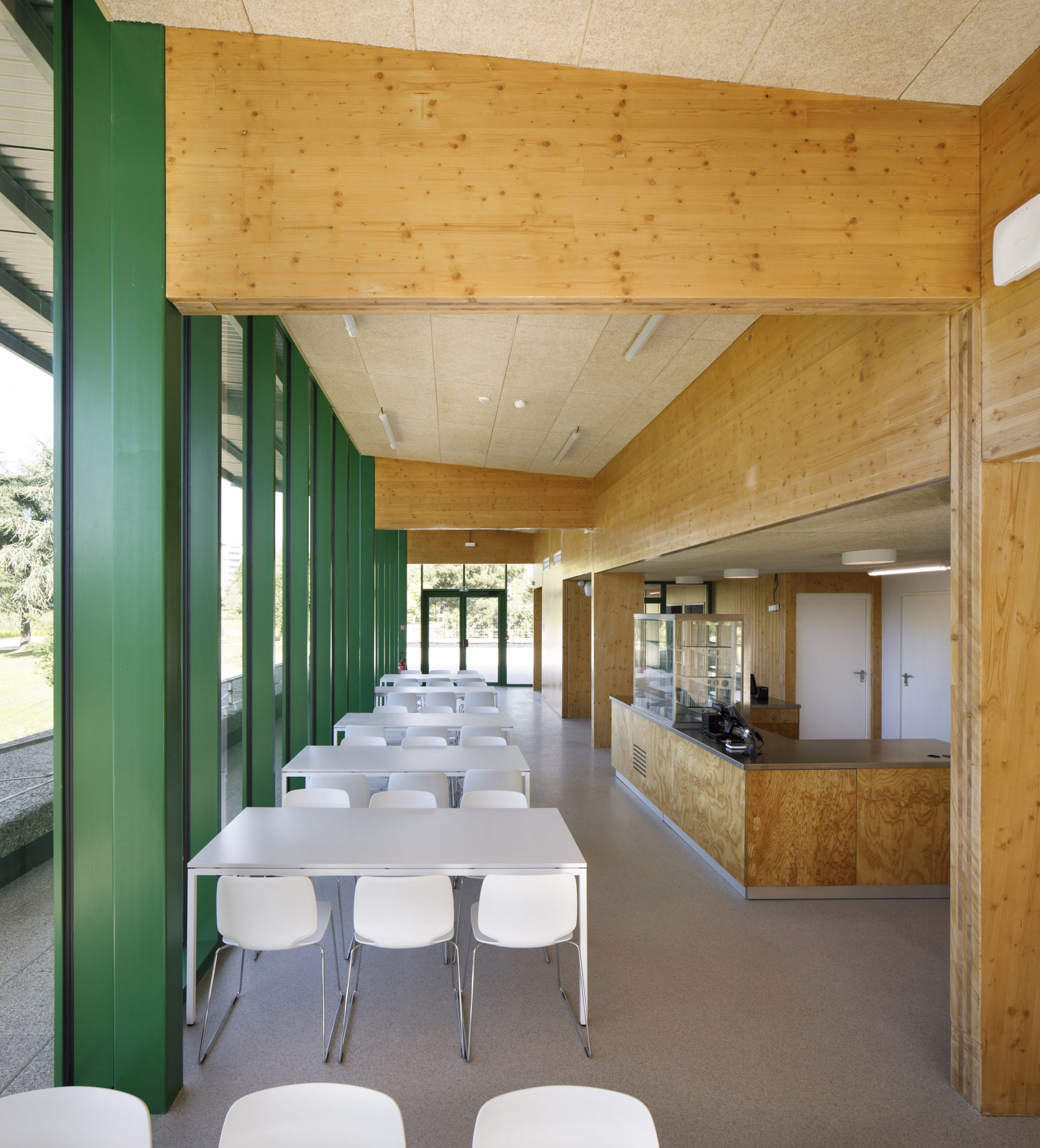 法国大学食堂绿色钢制凉亭设计-19