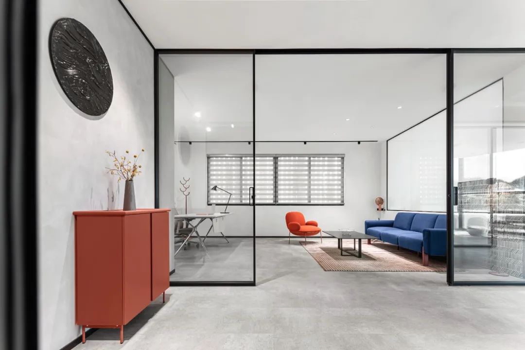 极简黑白灰的现代艺术办公空间丨中国中山丨君儿空间设计-44