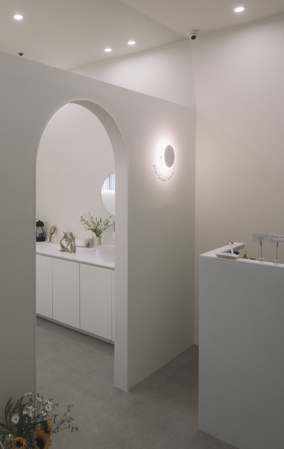 简约时尚 8 平米美妆店设计-18