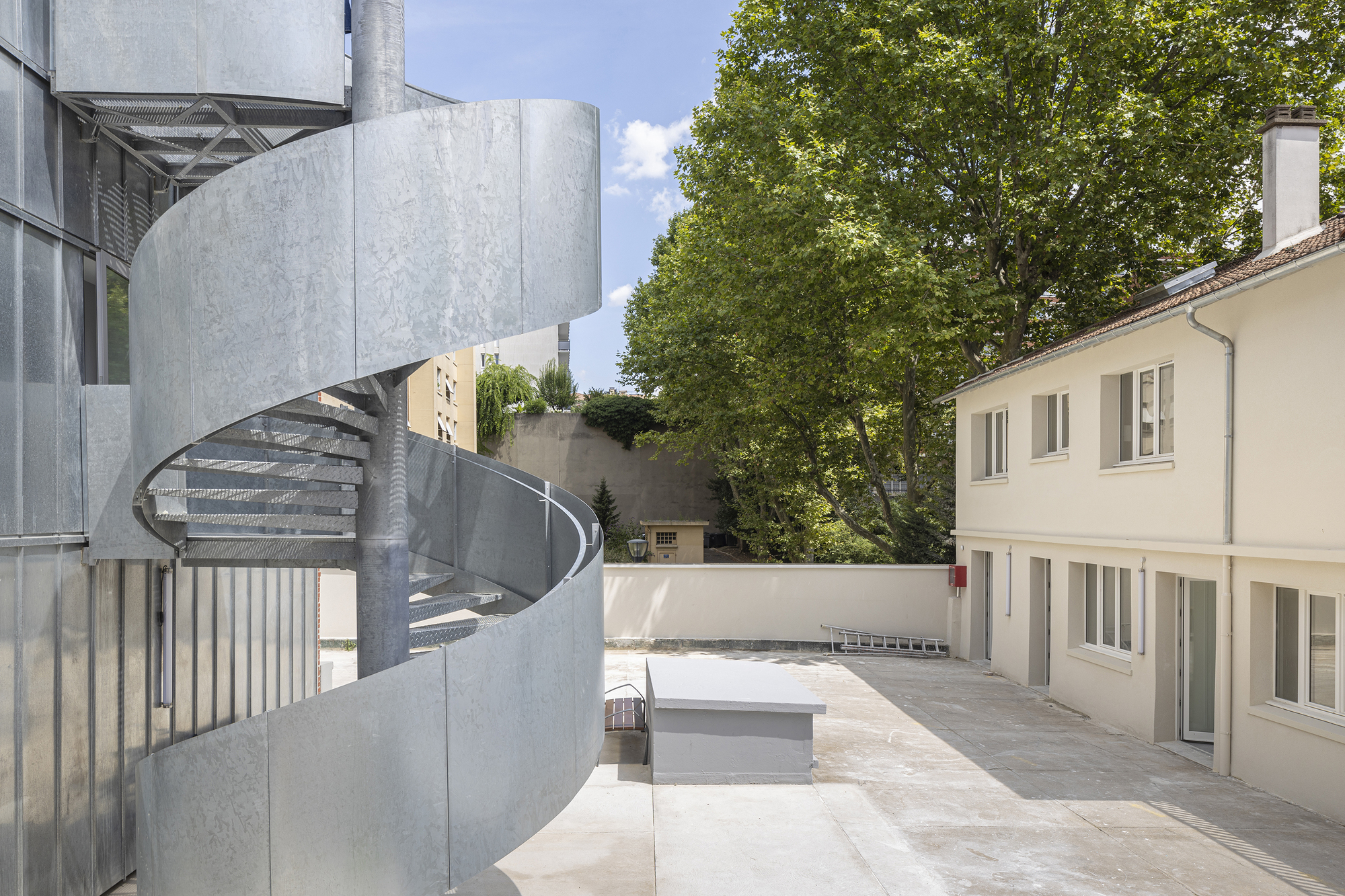 From Old Chapel to Thrift Shop and Social Housing / Tectône-20