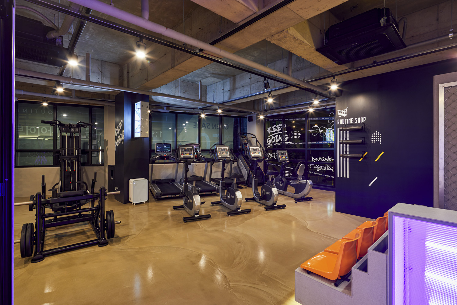 照明点睛 50 平小店的时尚室内设计-6